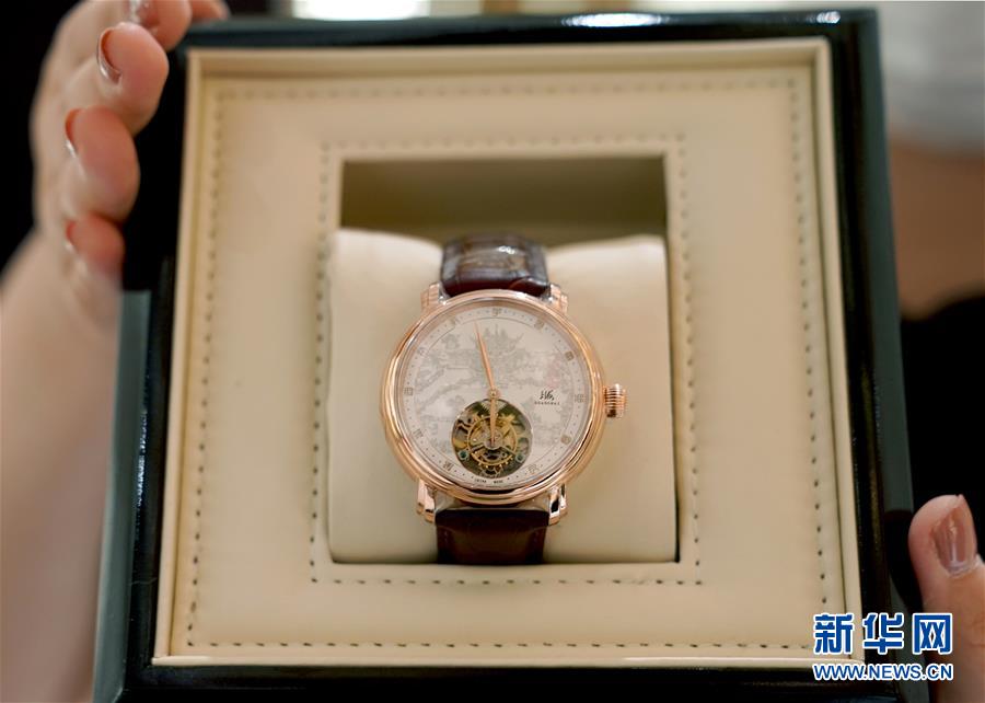 (新华全媒头条·图文互动)(4)“风”起“云”涌 中国品牌在全球战“疫”中崛起