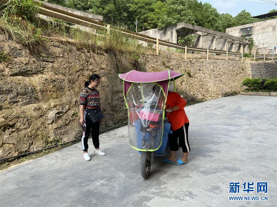 (决战决胜脱贫攻坚·图文互动)(3)三个土家女人见证一口刀村搬迁史