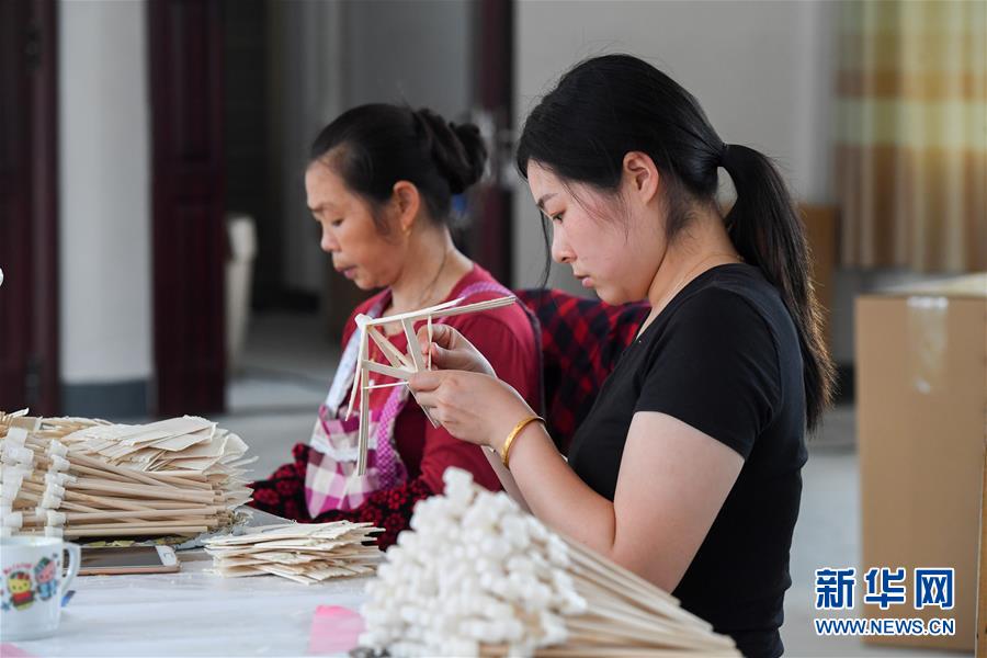 （决战决胜脱贫攻坚&middot;图文互动）（4）老手艺撑起&ldquo;脱贫伞&rdquo;