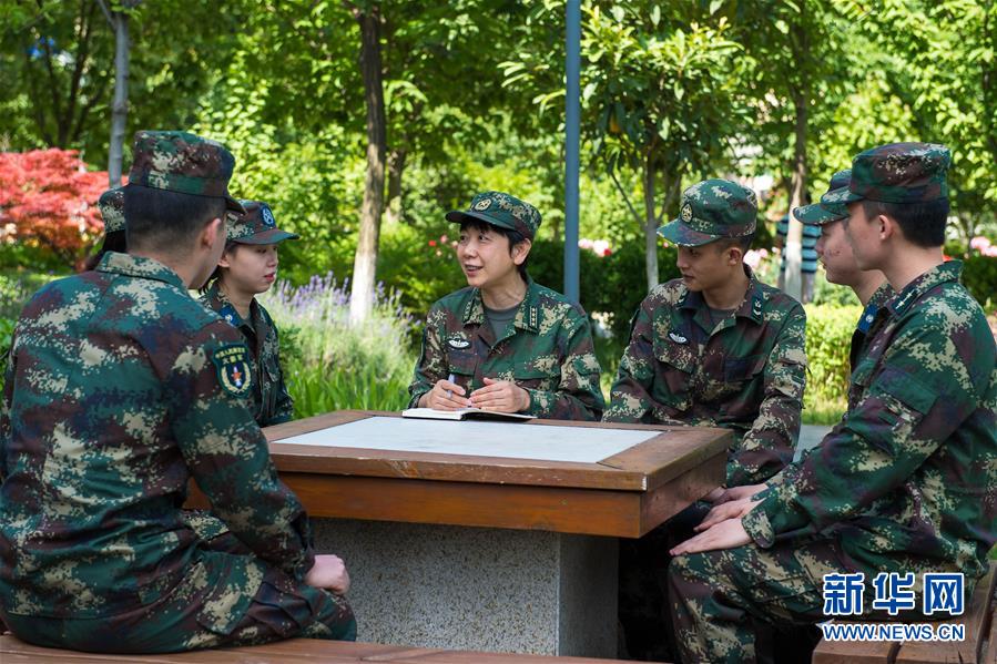 （代表委员履职&middot;图文互动）全国政协委员王雪梅：让更多年轻人了解部队 热爱军旅文化