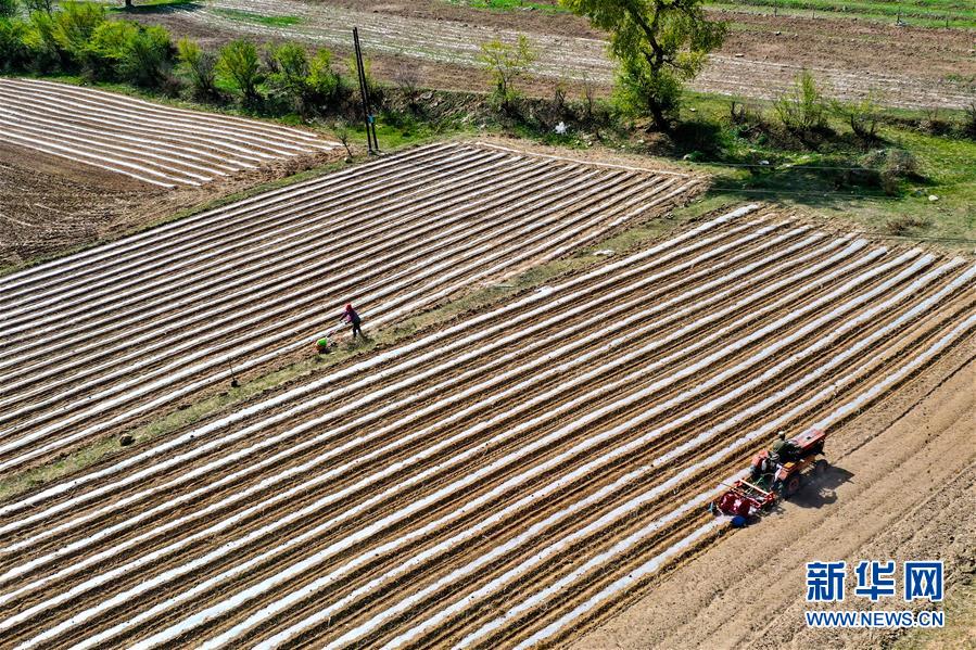 （社会）（6）从&ldquo;穷窝窝&rdquo;到风景区&mdash;&mdash;吕梁小山村&ldquo;搬&rdquo;出新未来