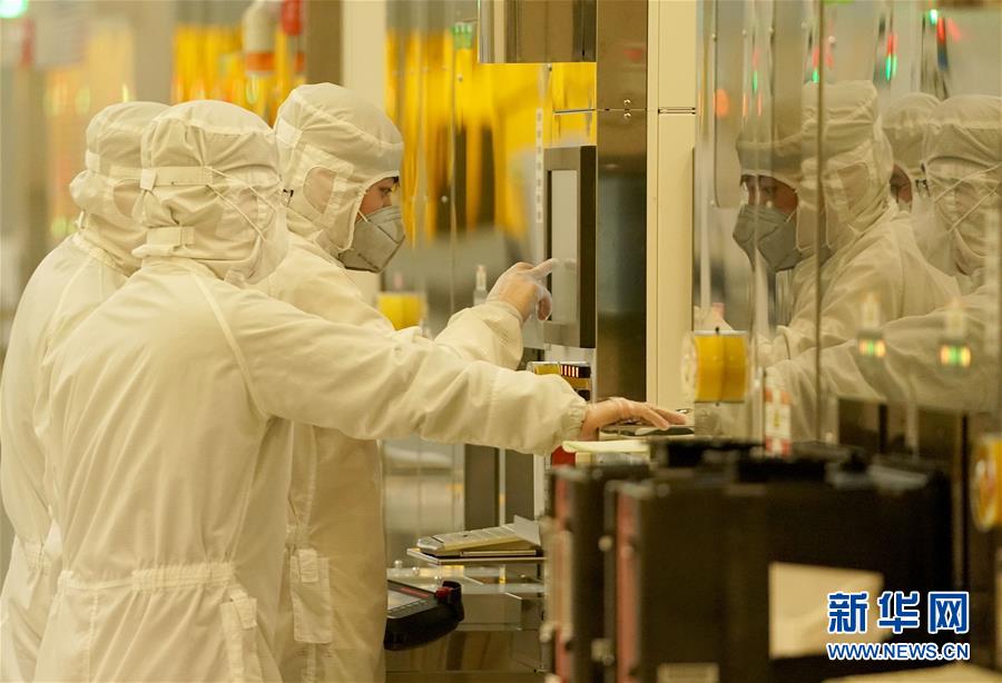 （新华全媒头条&middot;迎接两会特别报道&middot;图文互动）（8）不同寻常的两会 万众一心的力量&mdash;&mdash;写在2020年全国两会召开之际