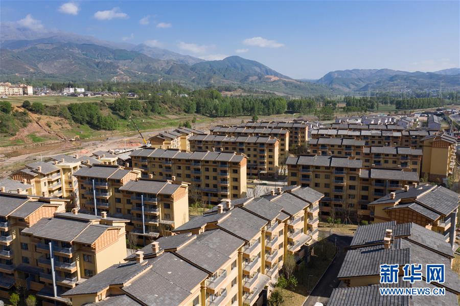 （新华全媒头条&middot;两会特别报道&middot;图文互动）（3）从取得决定性成就到夺取全面胜利&mdash;&mdash;从全国两会看决战决胜脱贫攻坚