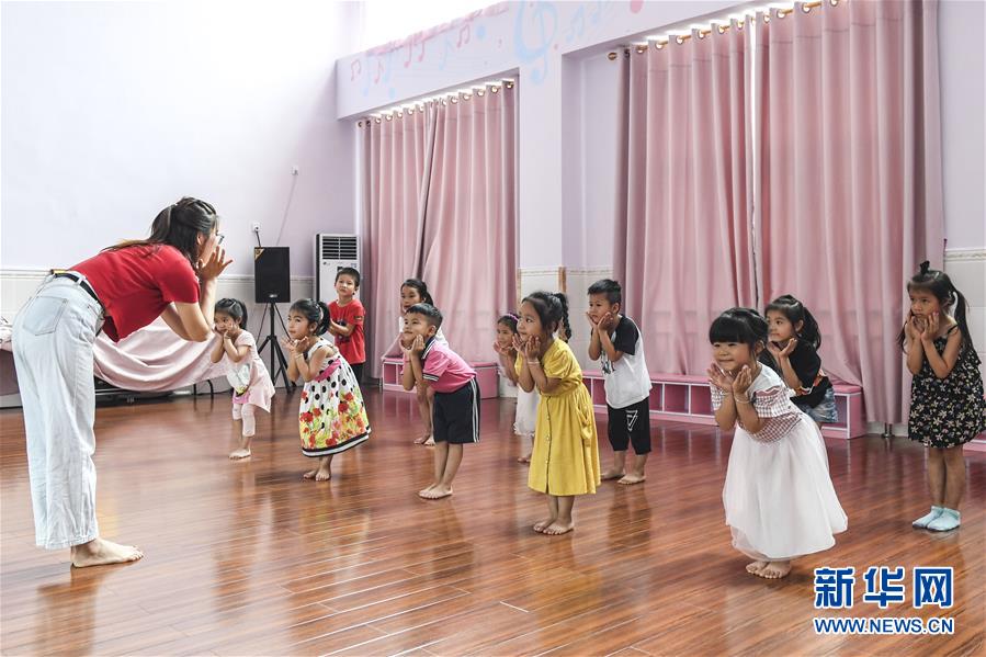 （脱贫攻坚）（5）决战贫困&mdash;&mdash;教育扶贫这五年