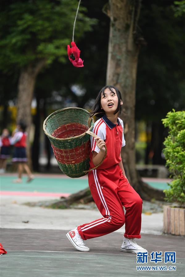 （脱贫攻坚）（12）决战贫困&mdash;&mdash;教育扶贫这五年