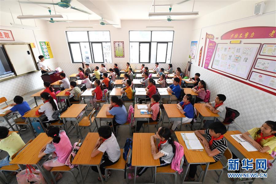 （脱贫攻坚）（14）决战贫困&mdash;&mdash;教育扶贫这五年