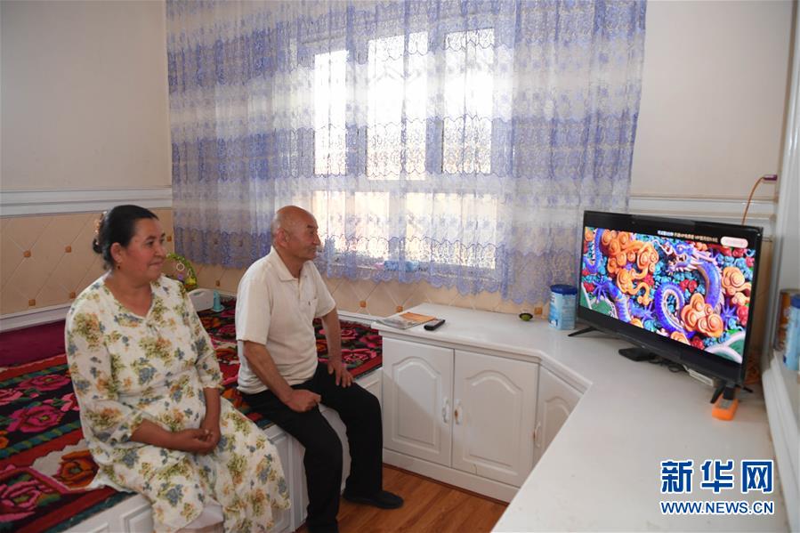 (决战决胜脱贫攻坚·聚焦三区三州·图文互动)(1)安居房里的新物件