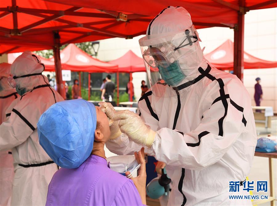 (聚焦疫情防控)(2)北京:加强核酸检测采样点管理