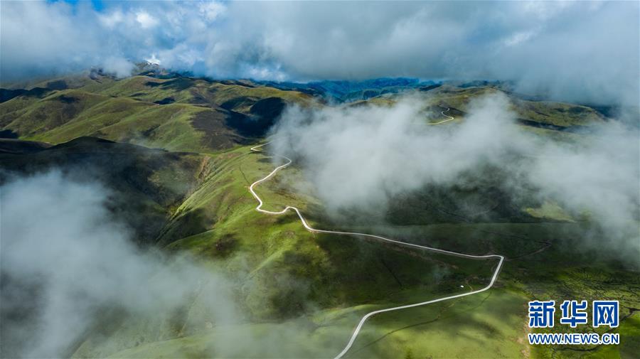 (图文互动)(3)雪山草地展新貌——四川阿坝州脱贫奔小康纪实