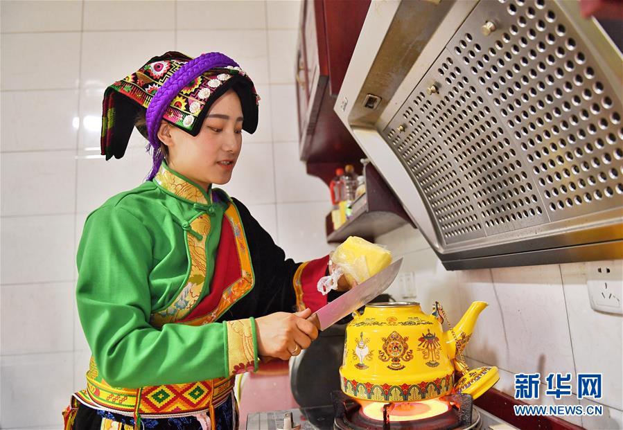 (图文互动)(4)雪山草地展新貌——四川阿坝州脱贫奔小康纪实