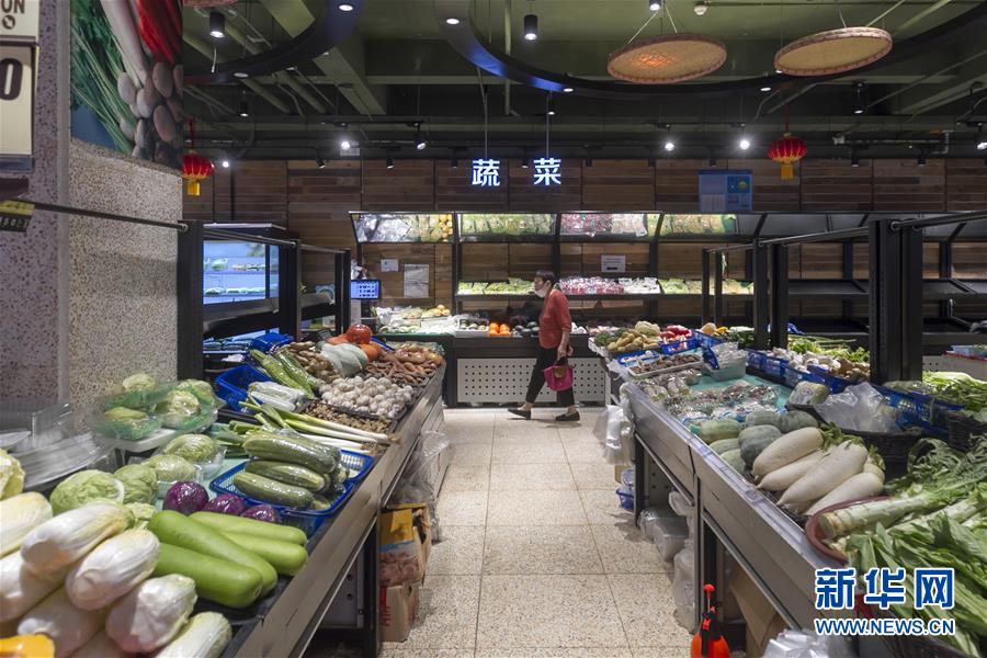 (图文互动)(1)告别脏乱,留住温情——上海闹市小菜场见闻