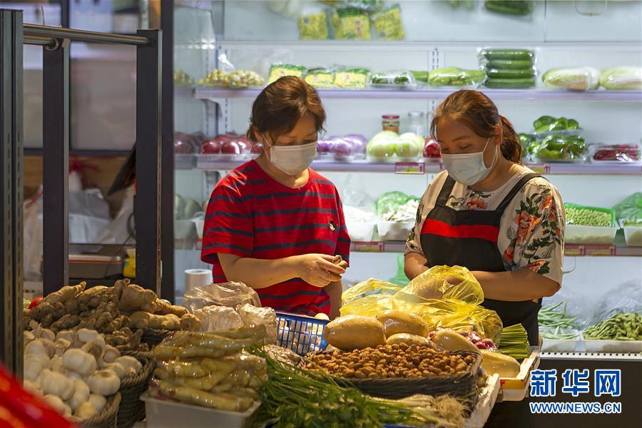 (图文互动)(3)告别脏乱,留住温情——上海闹市小菜场见闻