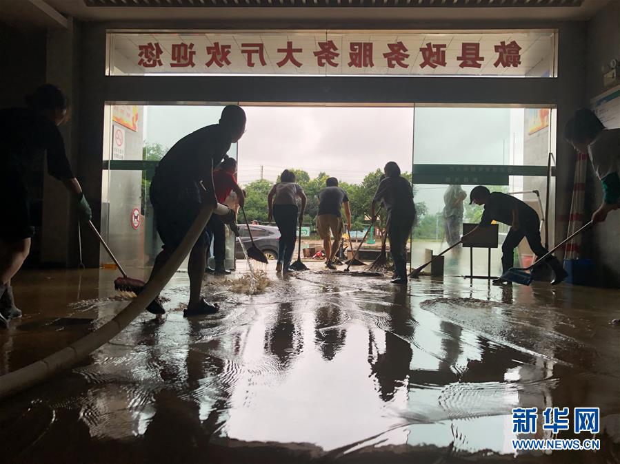 (防汛抗洪·图文互动)(5)为了让我们的城市不停摆——汛情下的千年古城安徽歙县直击