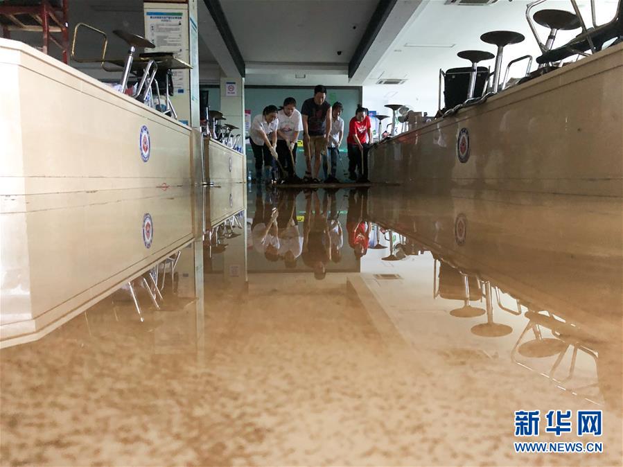 (防汛抗洪·图文互动)(6)为了让我们的城市不停摆——汛情下的千年古城安徽歙县直击