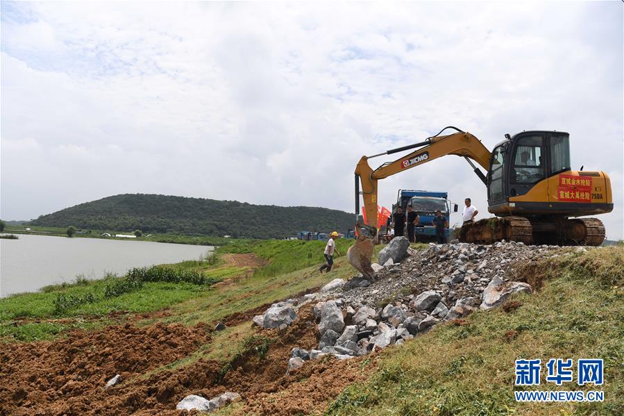 (防汛抗洪·图文互动)(2)抗洪抢险的中坚力量——安徽宣城防汛抗洪一线见闻
