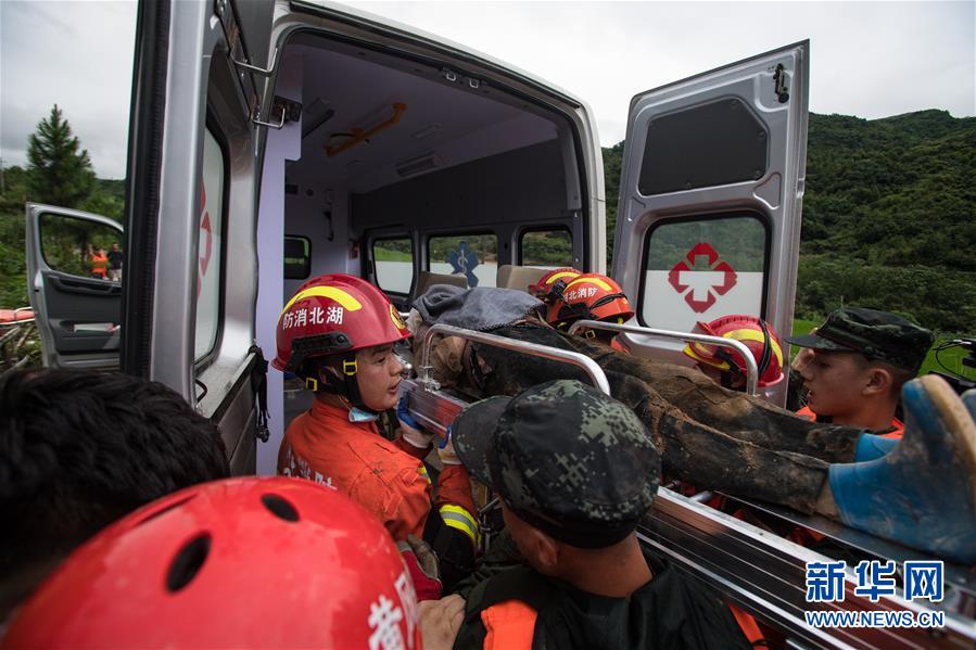 （防汛抗洪·图文互动）（10）湖北黄梅山体滑坡事故救援纪实