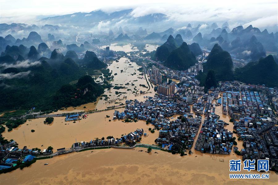 (防汛抗洪)(1)广西融水:洪峰过境