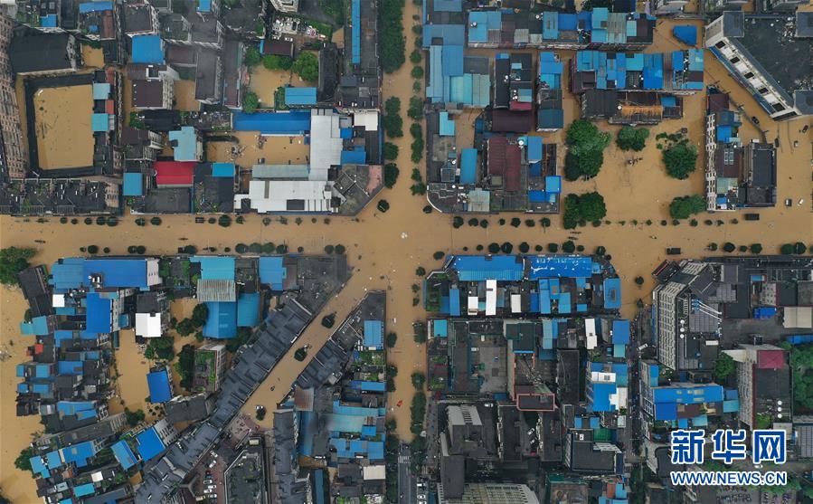 (防汛抗洪)(2)广西融水:洪峰过境