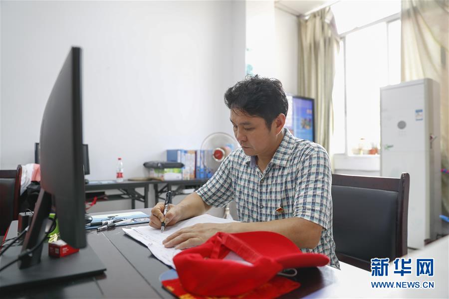 (防汛抗洪·一线人物·图文互动)(6)“硬汉”傅山祥