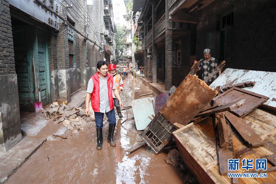 (防汛抗洪·一线人物·图文互动)(7)“硬汉”傅山祥