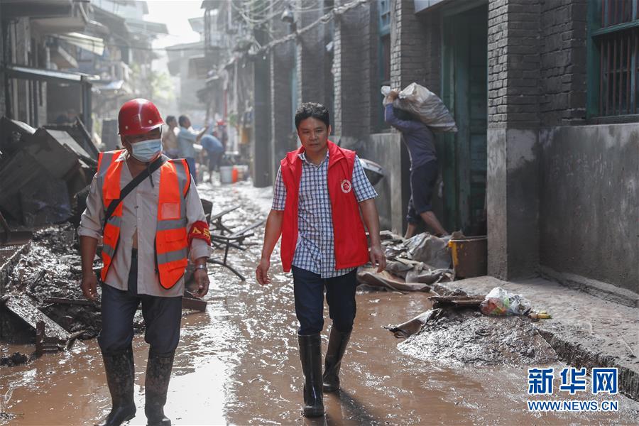 (防汛抗洪·一线人物·图文互动)(8)“硬汉”傅山祥