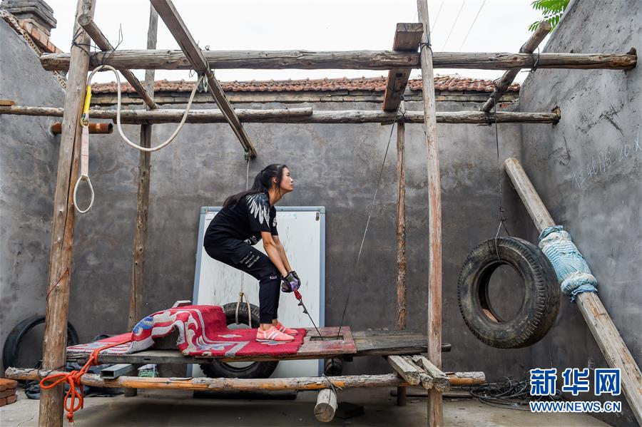 (体育·图文互动)(13)父爱如灯 伴我奔跑