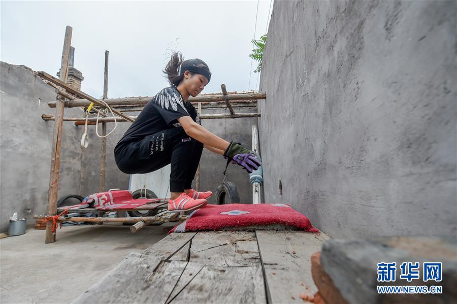 (体育·图文互动)(14)父爱如灯 伴我奔跑