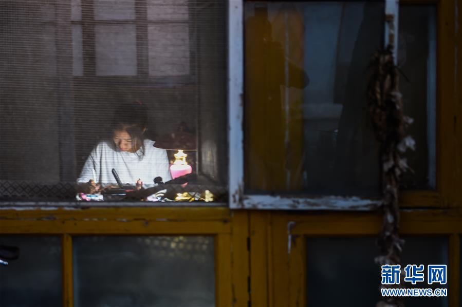 (体育·图文互动)(15)父爱如灯 伴我奔跑