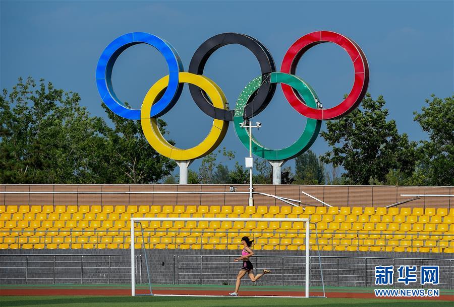 (体育·图文互动)(19)父爱如灯 伴我奔跑