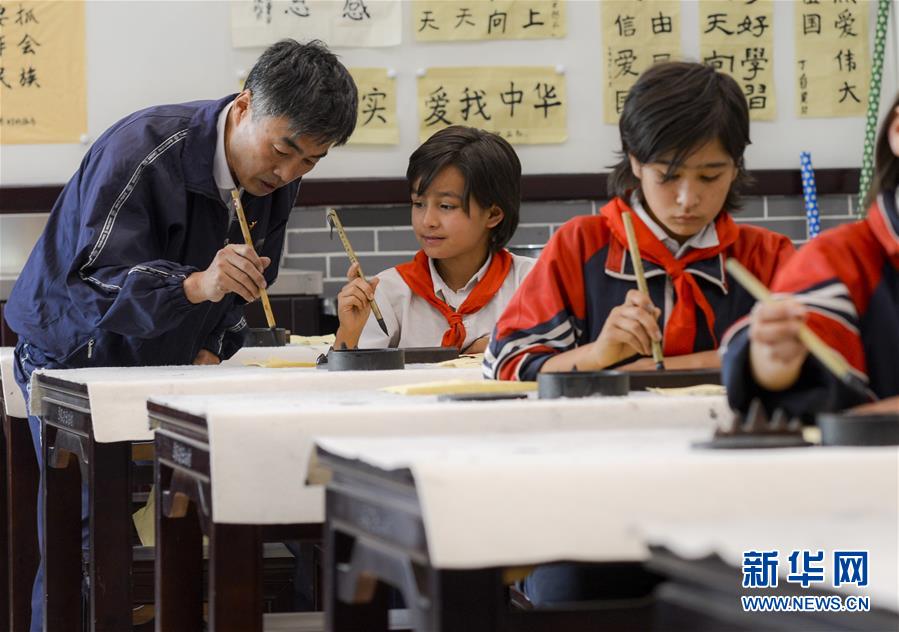 （新华全媒头条·图文互动）（10）“美丽的中国梦属于你们”——以习近平同志为核心的党中央关心少年儿童工作纪实