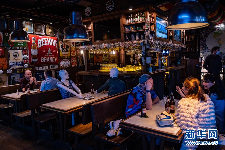 （国际&middot;图文互动）（14）特稿：穿越寒暑 无问西东&mdash;&mdash;写在新冠疫情构成&ldquo;国际关注的突发公共卫生事件&rdquo;半年之际