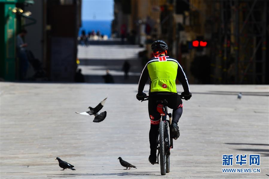 （国际&middot;图文互动）（18）特稿：穿越寒暑 无问西东&mdash;&mdash;写在新冠疫情构成&ldquo;国际关注的突发公共卫生事件&rdquo;半年之际