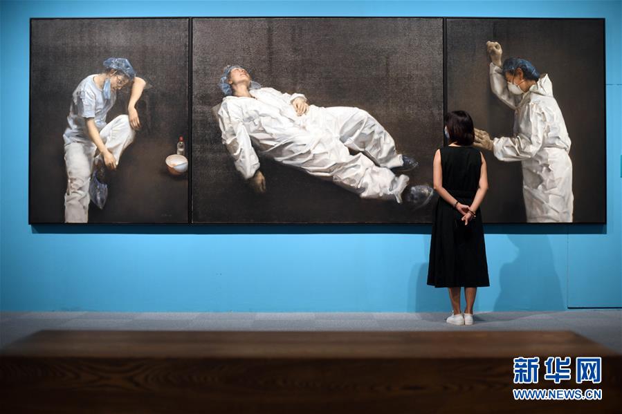 (社会)(2)抗疫主题美术作品亮相国博