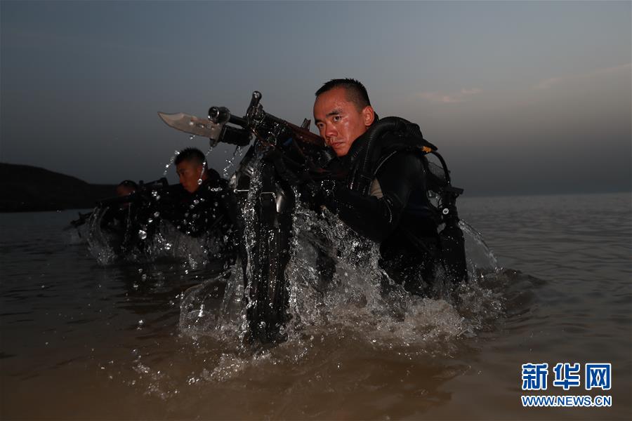 （图文互动）（4）特战尖兵&mdash;&mdash;记&ldquo;最美新时代革命军人&rdquo;何龙