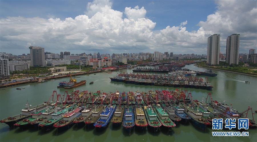（社会）（1）海口：船舶进港避台风