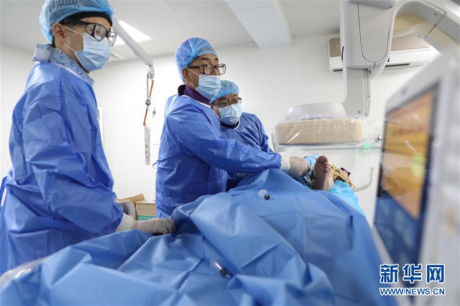 （图文互动）（4）身披&ldquo;重甲&rdquo;来&ldquo;绣花&rdquo;&mdash;&mdash;医院中的&ldquo;铅衣医生&rdquo;