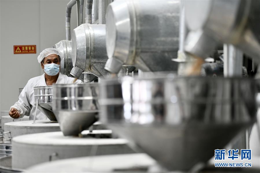 （走向我们的小康生活）（5）产业发展富乡村