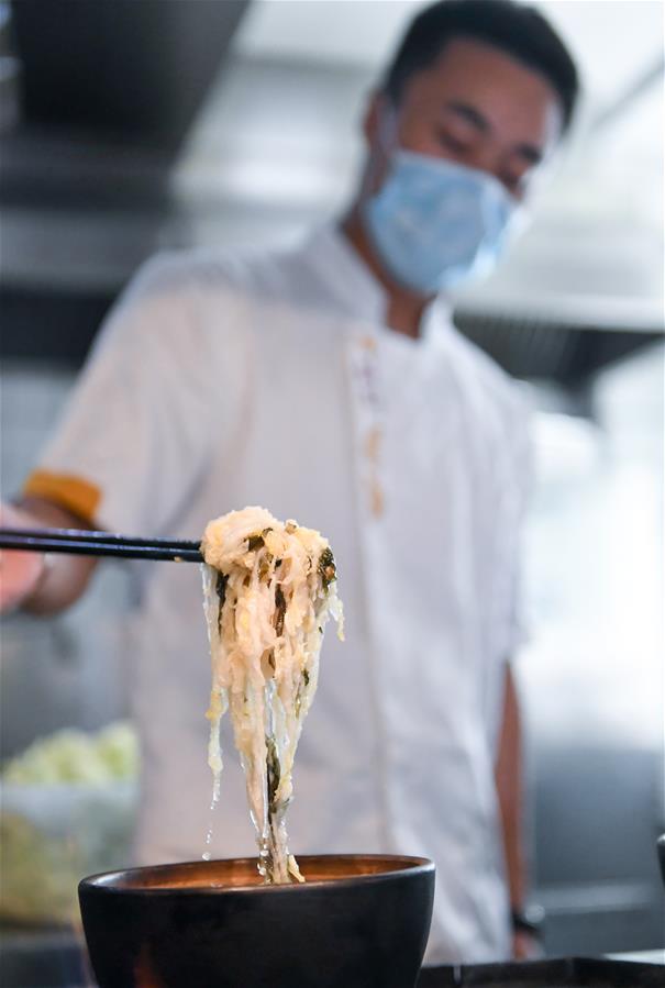 (在习近平新时代中国特色社会主义思想指引下——新时代新作为新篇章·习近平总书记关切事·图文互动)(1)让“舌尖上的节约”成为习惯——全社会营造浪费可耻、节约为荣的氛围扫描