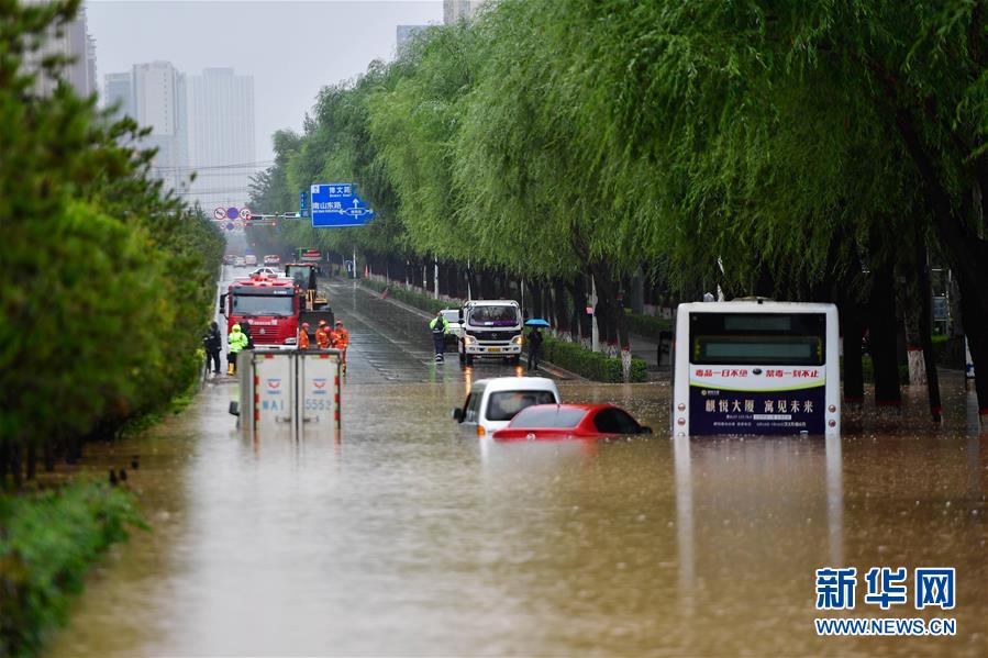 （社會）（2）青海西寧：強降水引發城市積水