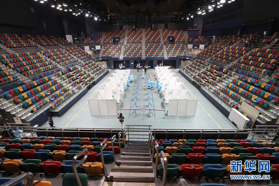 (图文互动)(5)特写:新冠病毒普检首日,香港市民踊跃参与