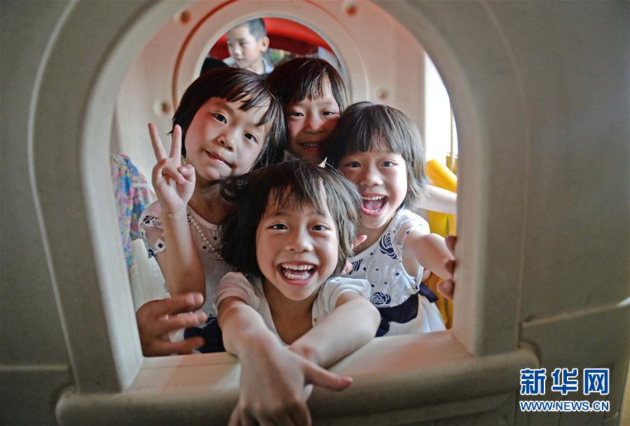 (脱贫攻坚·图片故事)(16)四胞胎家脱贫记