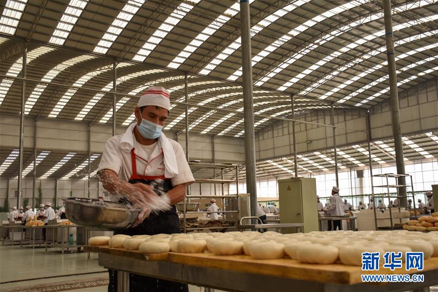 (决战决胜脱贫攻坚·图文互动)(2)家门口的“梦工厂”