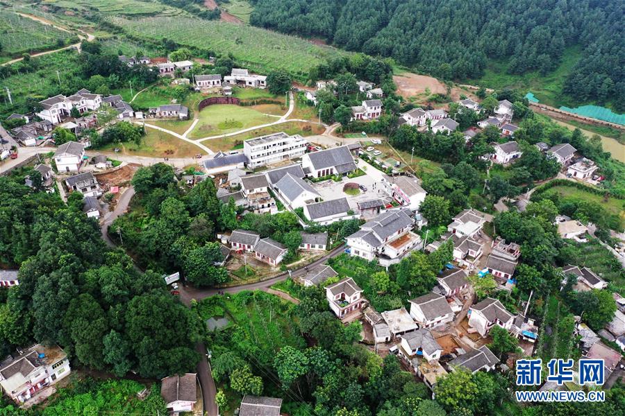 (全面建成小康社会“百城千县万村调研行”·图文互动)(4)海雀村的“第五代房”