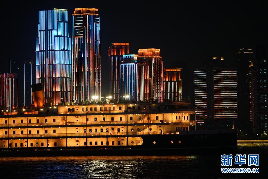 (图文互动)(8)武汉25公里大型灯光秀深情告白祖国