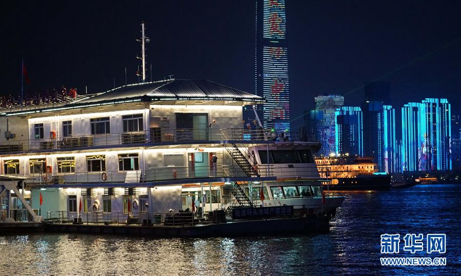 (图文互动)(9)武汉25公里大型灯光秀深情告白祖国