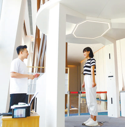 体验3D量体裁衣间：扫描定制 5秒钟完成