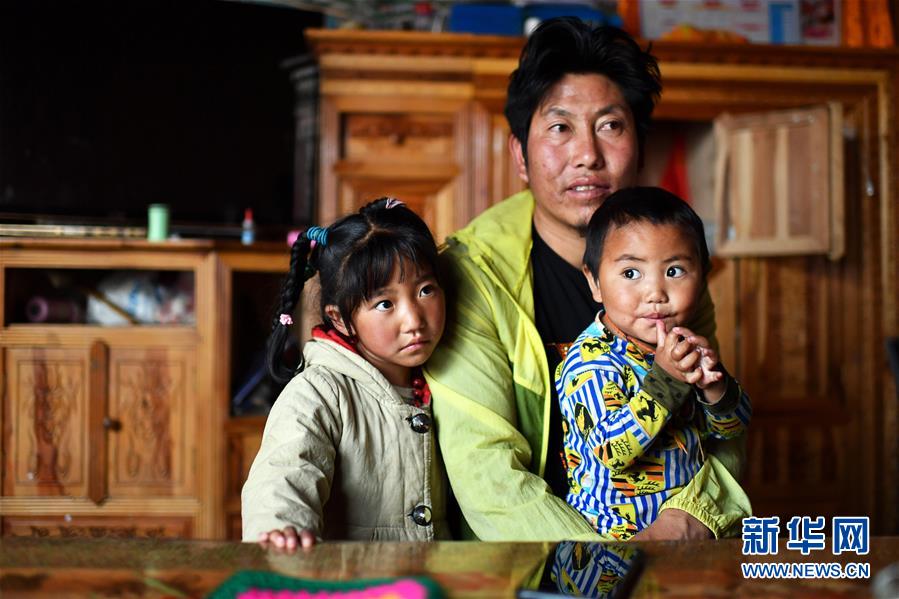 （西藏昌都解放70周年&middot;图文互动）（4）高原小镇&ldquo;搬&rdquo;来一家&ldquo;商业综合体&rdquo;