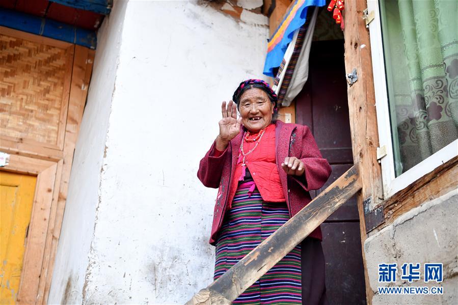 （新华全媒头条·图文互动）（5）跨越70年的“红色”守望——记西藏昌都市左贡县列达村