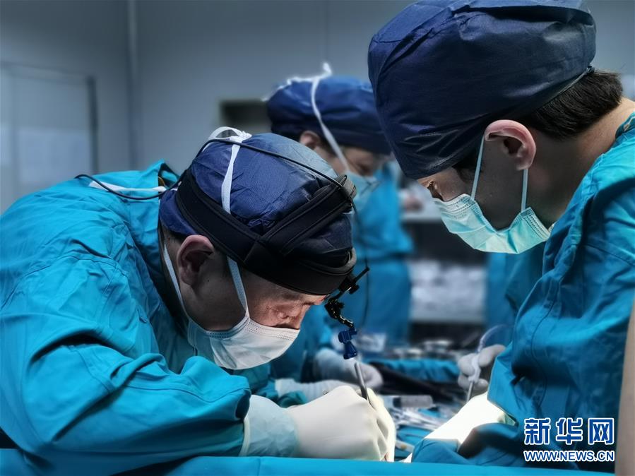 (在习近平强军思想指引下·我们在战位报告·图文互动)(1)“火神山”答卷:现代卫勤向战而生