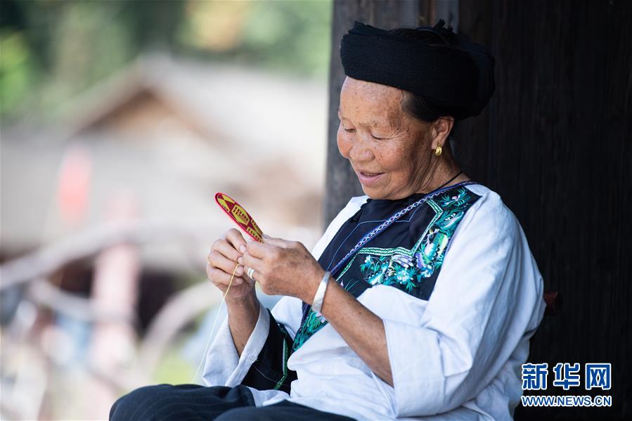 （习近平的小康故事&middot;新华网&middot;图文互动）（4）&ldquo;让所有老年人都能有一个幸福美满的晚年&rdquo;&mdash;&mdash;习近平和尊老养老的故事